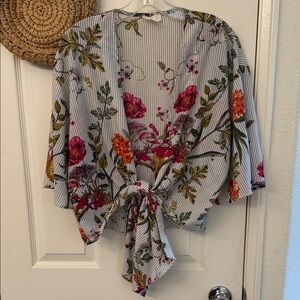 Ivy & Main Floral Wrap